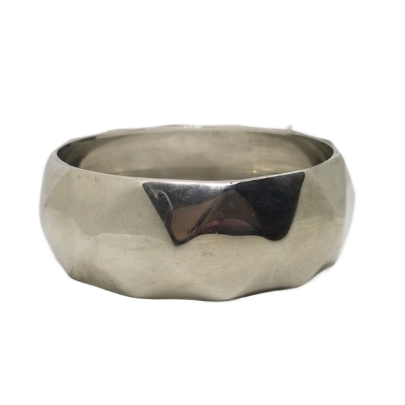 VINTAGE SILVERPLATED DIAMOND PATTERN DESIGN BANGLE BRACELET - Picture 3 of 4